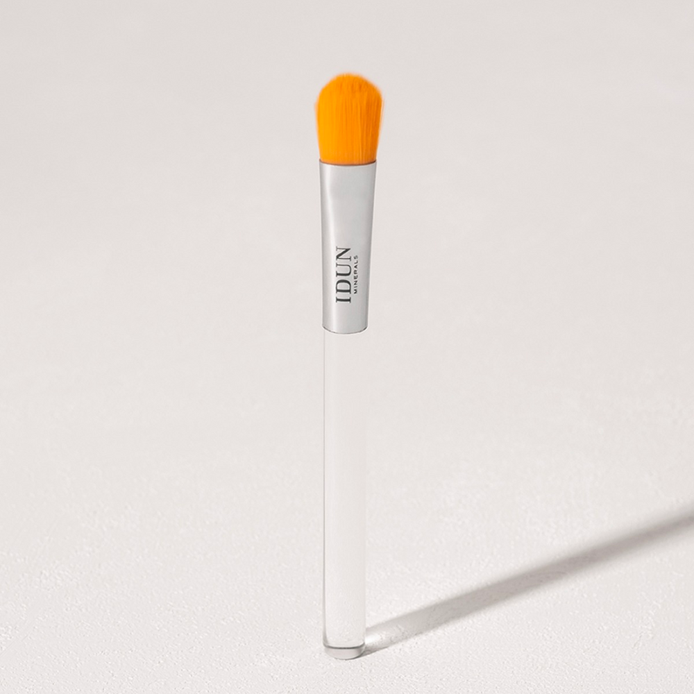 Concealer brush
